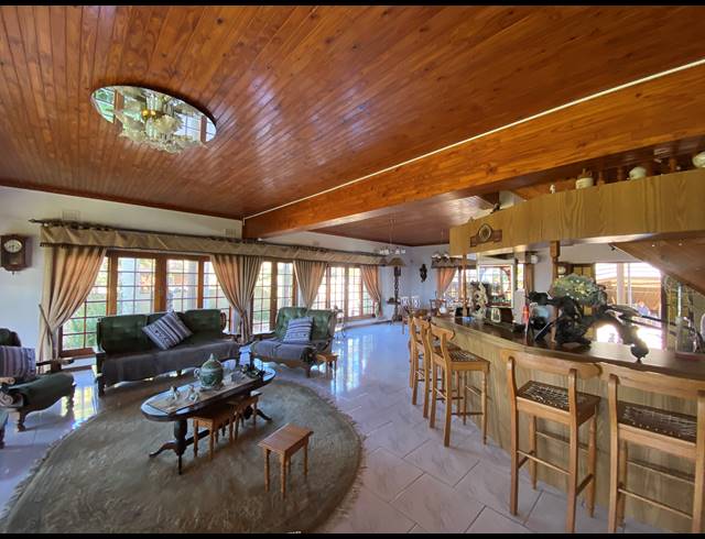 6 BEDROOM HOUSE FOR SALE IN WINKLESPRUIT